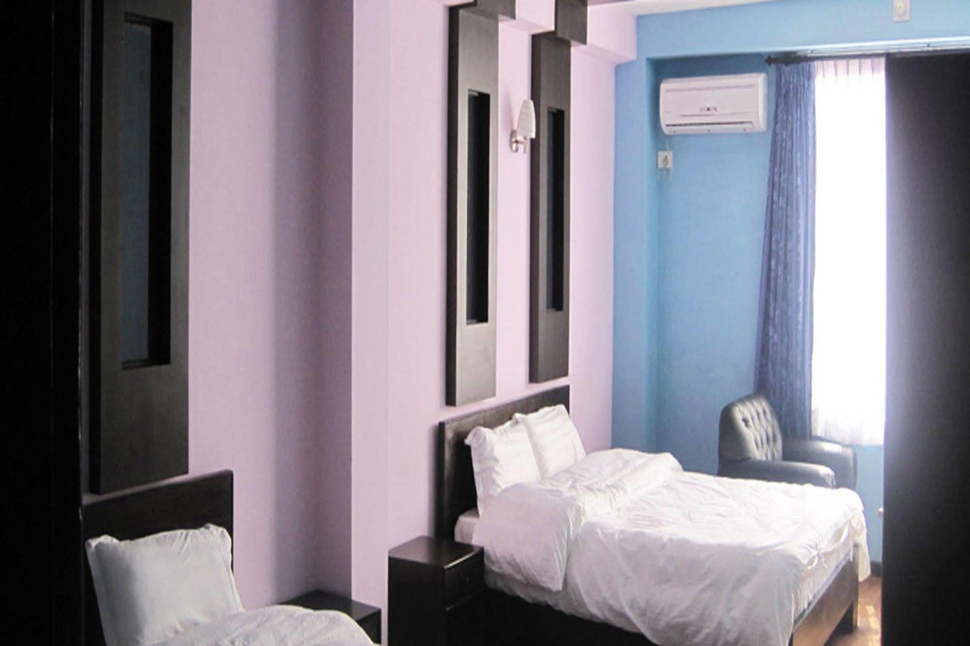 Hotel Family Home Catmandu Exterior foto