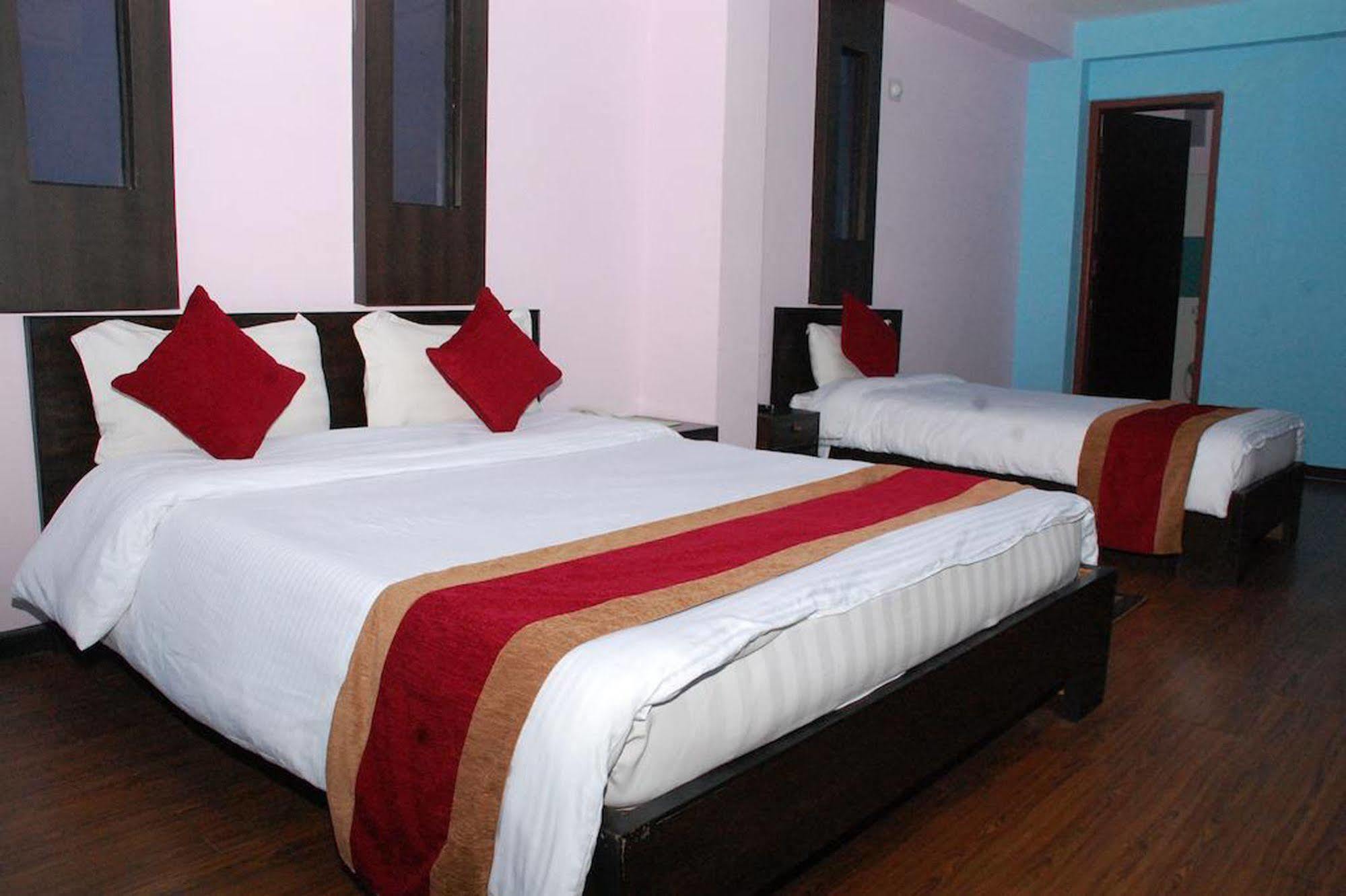 Hotel Family Home Catmandu Exterior foto