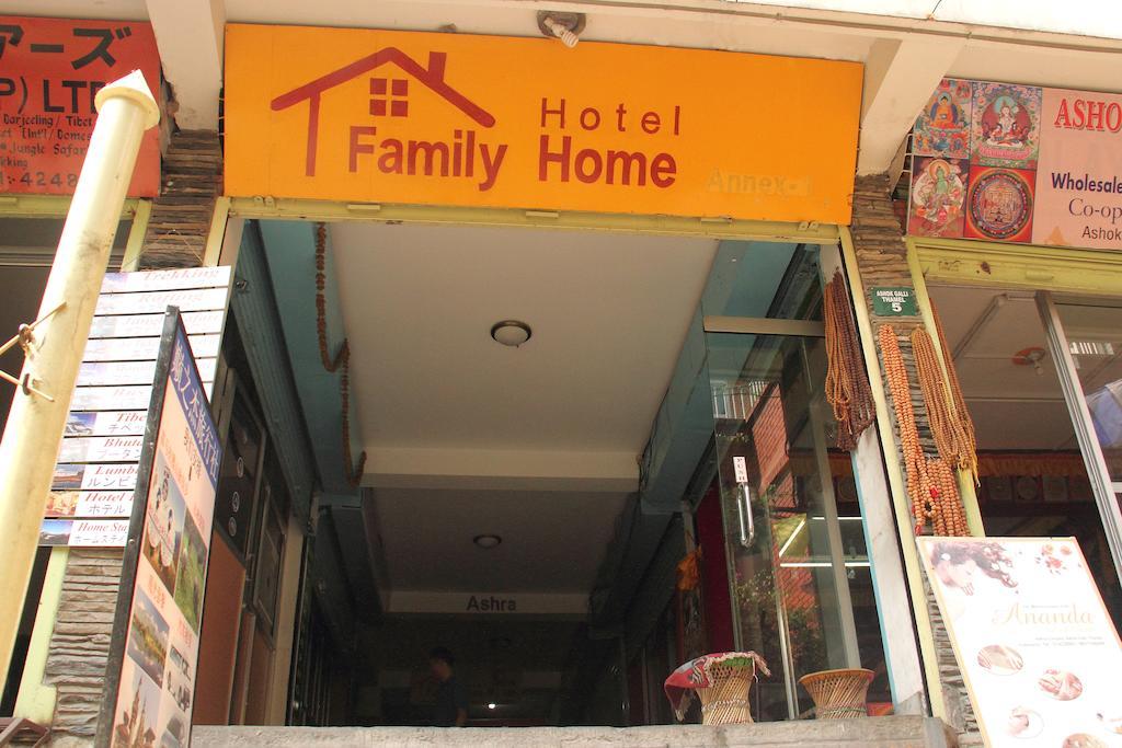 Hotel Family Home Catmandu Exterior foto