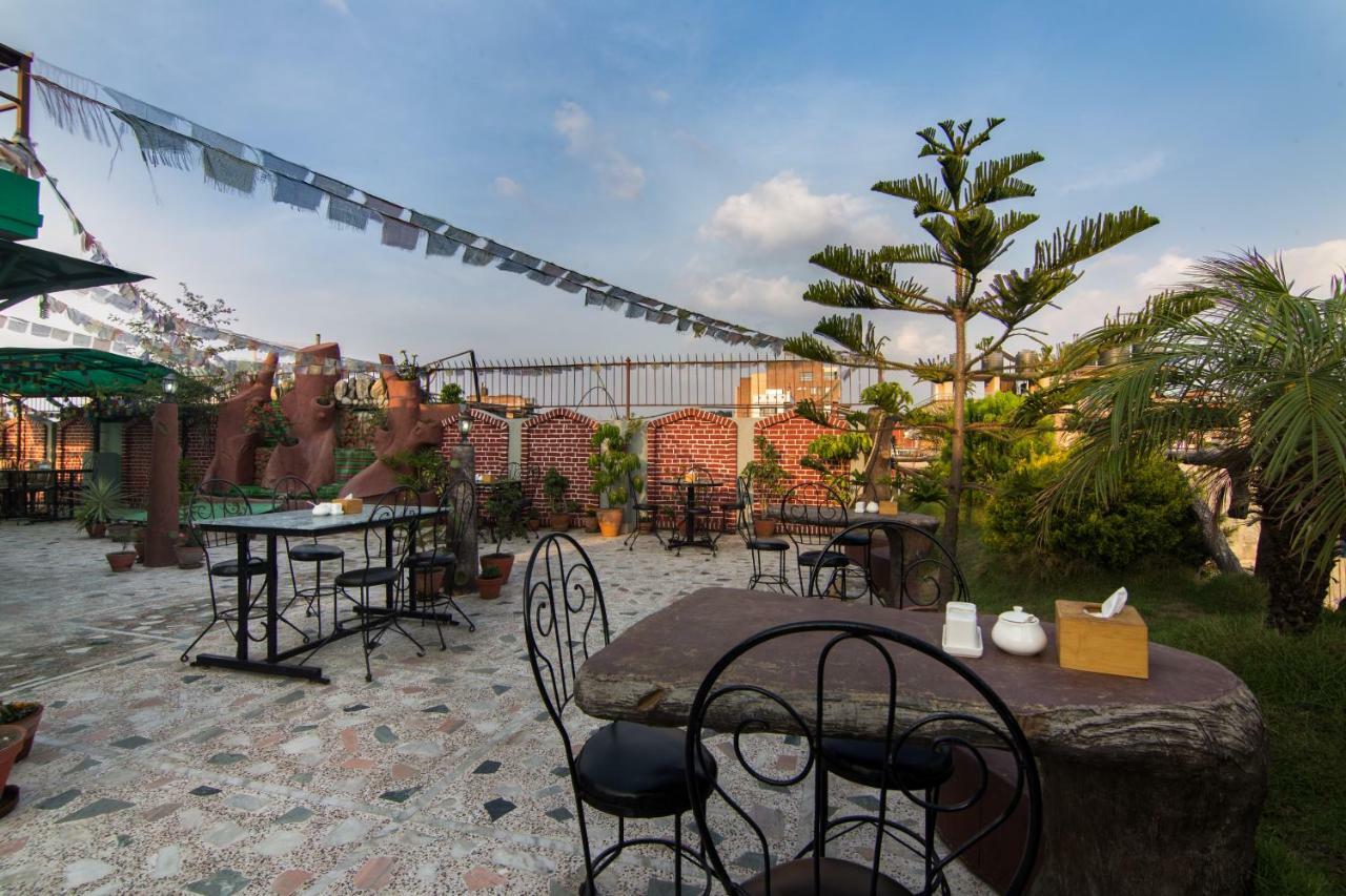 Hotel Family Home Catmandu Exterior foto