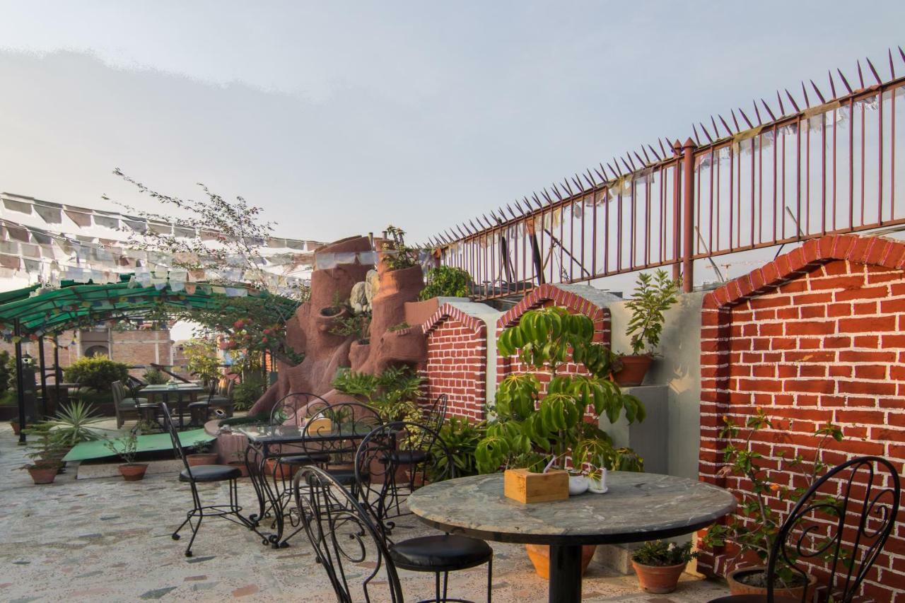 Hotel Family Home Catmandu Exterior foto