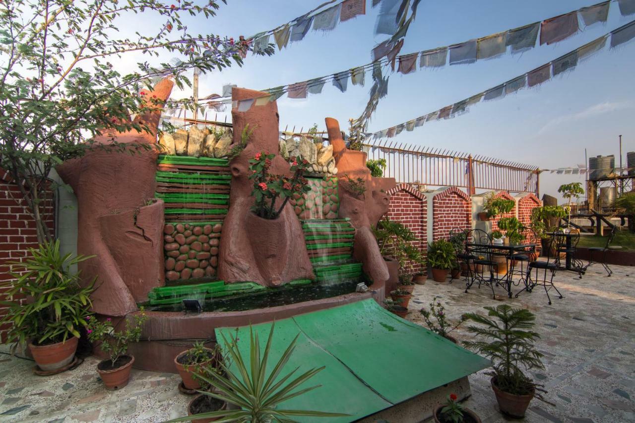 Hotel Family Home Catmandu Exterior foto