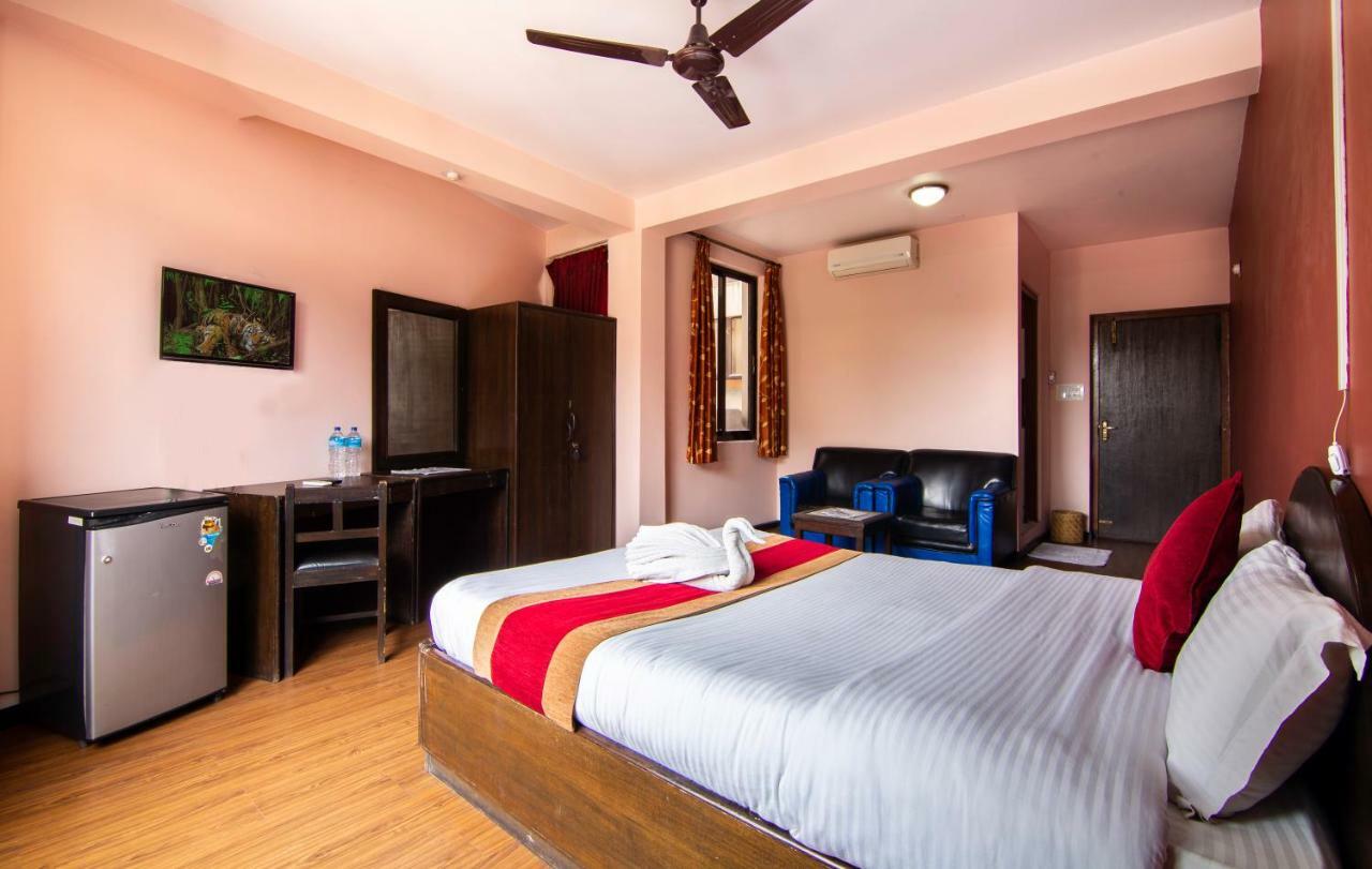 Hotel Family Home Catmandu Exterior foto